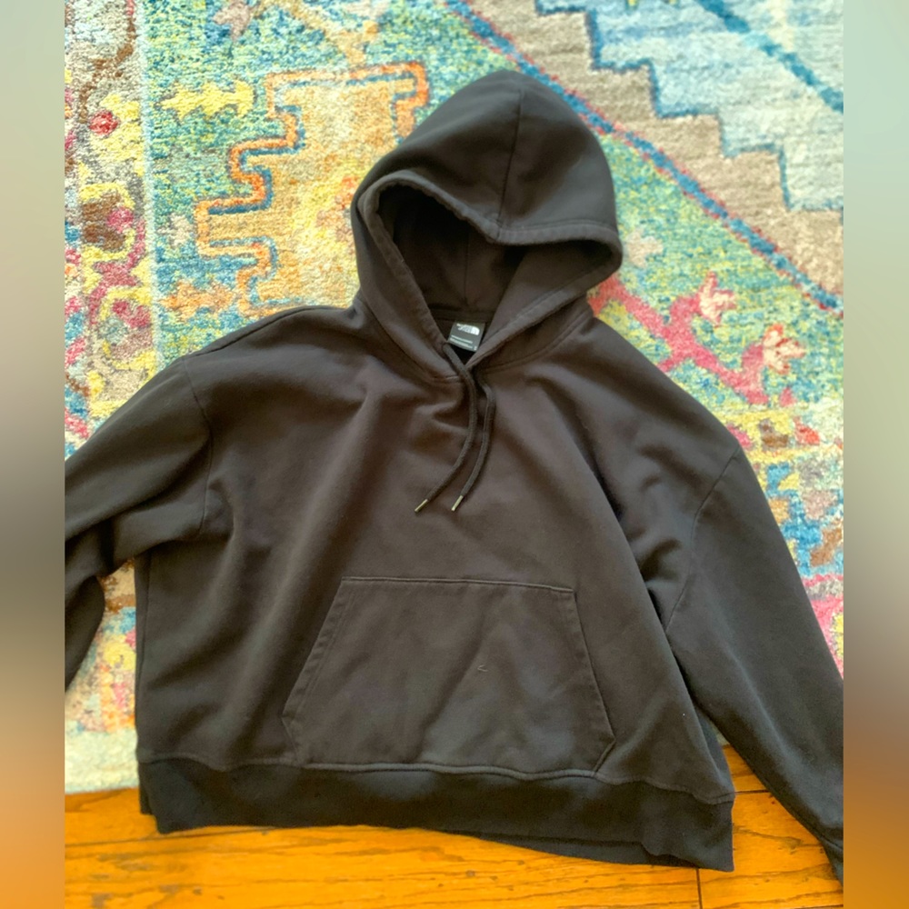 Black North Face Sweatshirt (Women’s M)